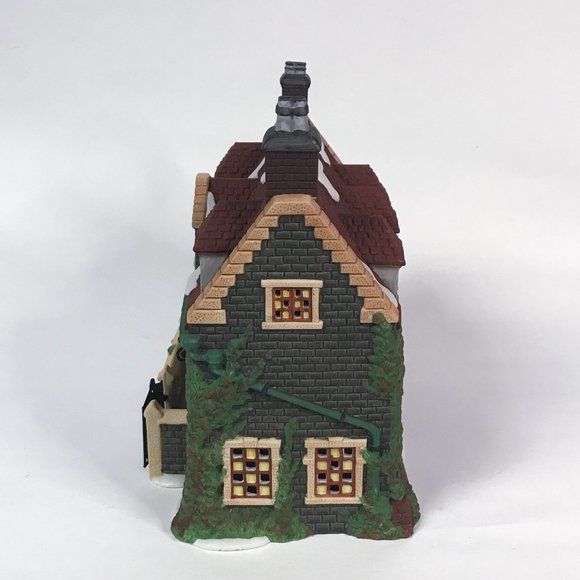 Department 56 "Dedlock Arms” 1994 3rd Editiion, Dickens Village Collection - Picture 6 of 10